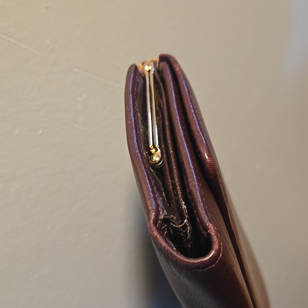 Etienne Aigner Kisslock Leather Wallet Burgundy - Picture 6 of 11